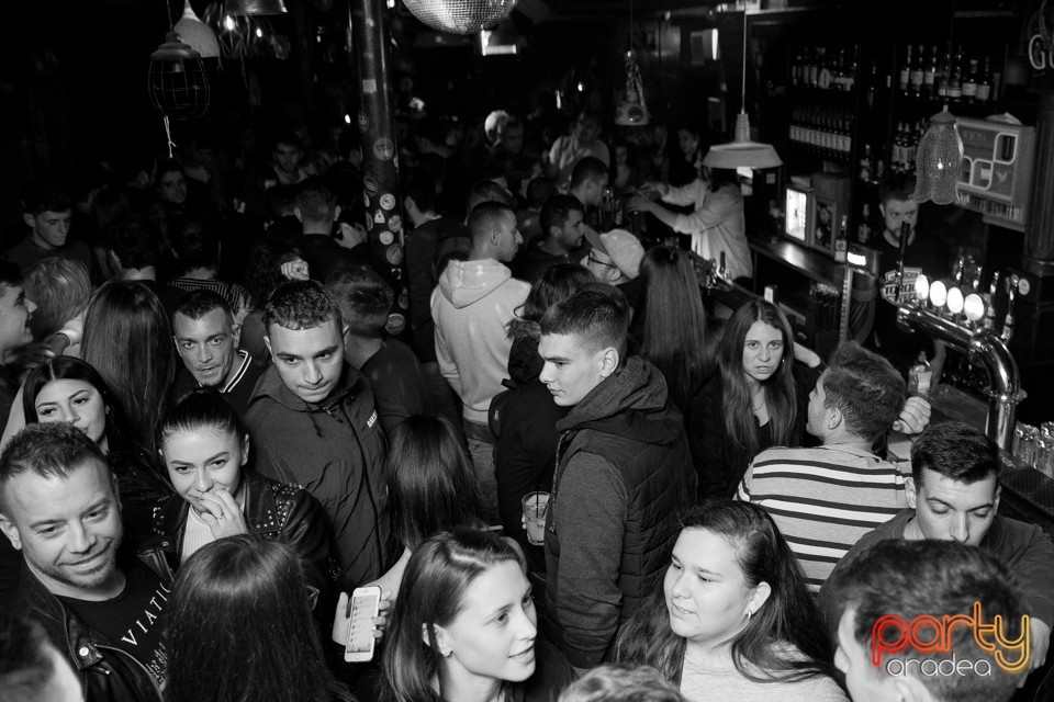 Students Party, Green Pub