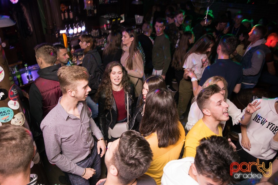 Students Party, Green Pub