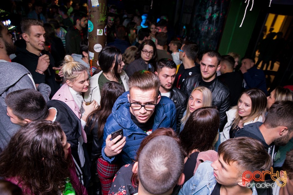 Students Party, Green Pub