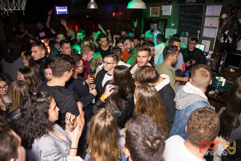 Students Party, Green Pub