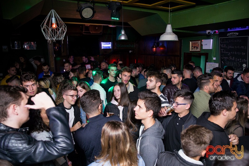 Students Party, Green Pub