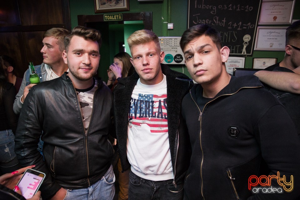 Students Party, Green Pub