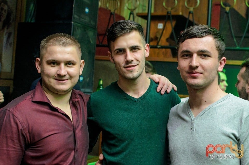 Students Party, Green Pub