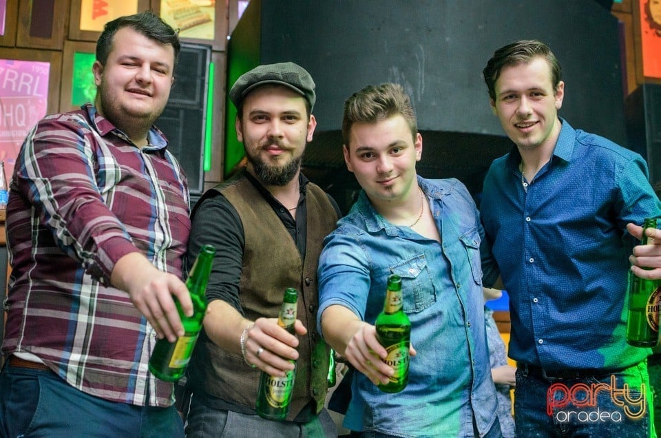 Students Party, Green Pub