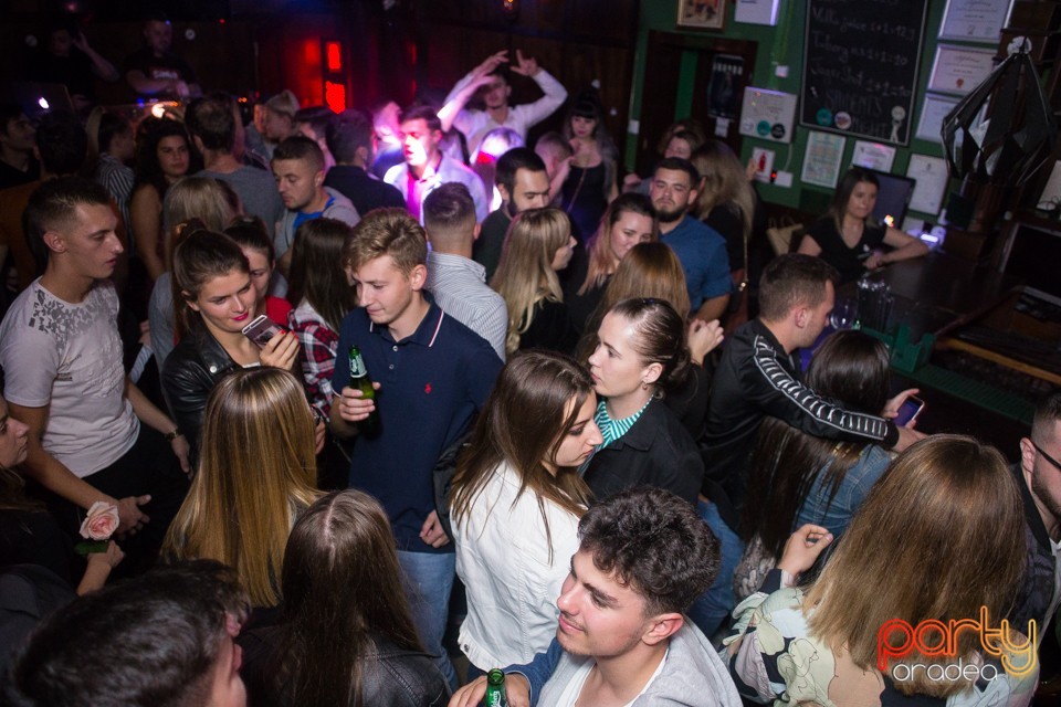 Students Party, Green Pub