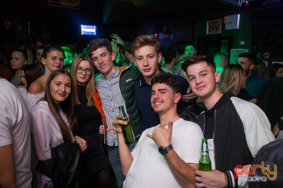 Students Party, Green Pub