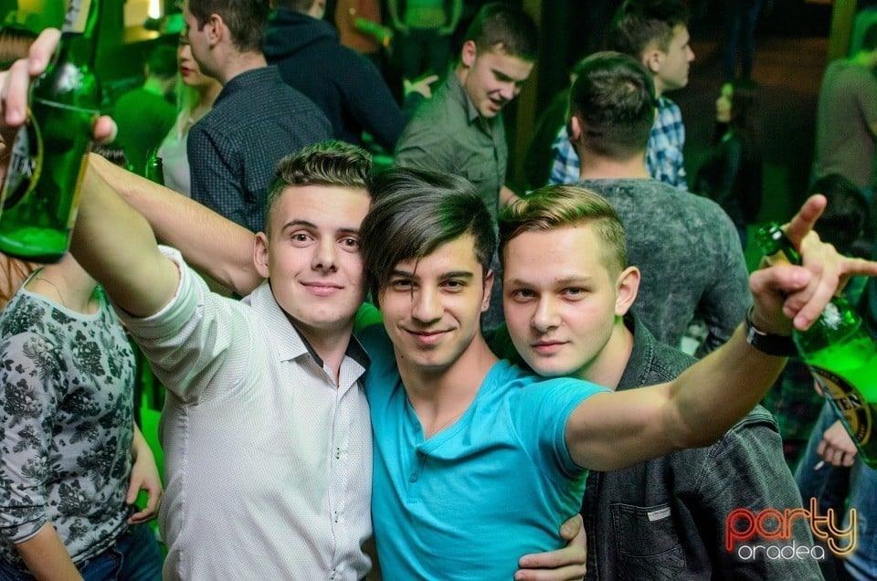 Students Party, Green Pub