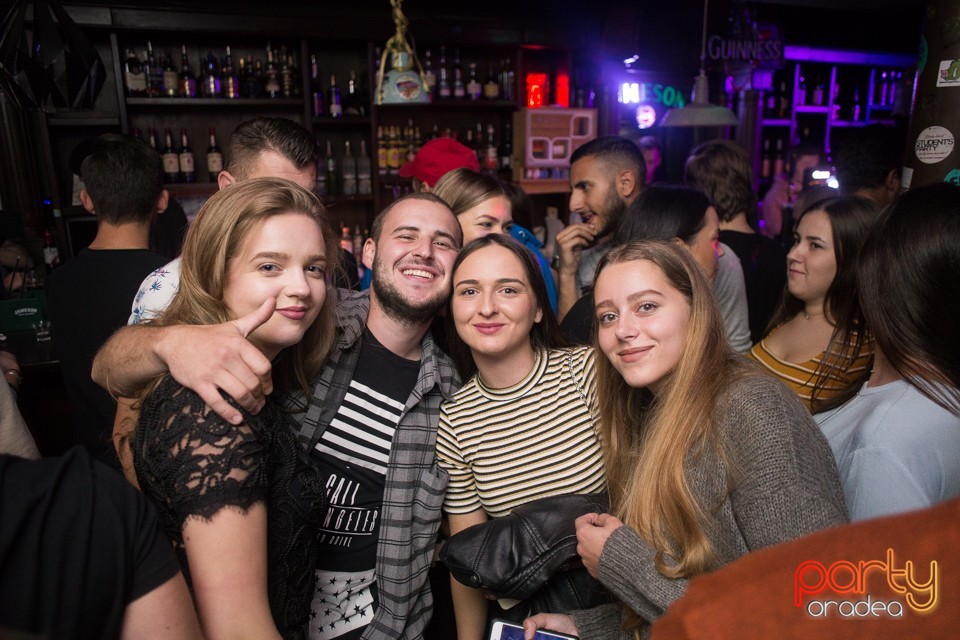 Students Party, Green Pub