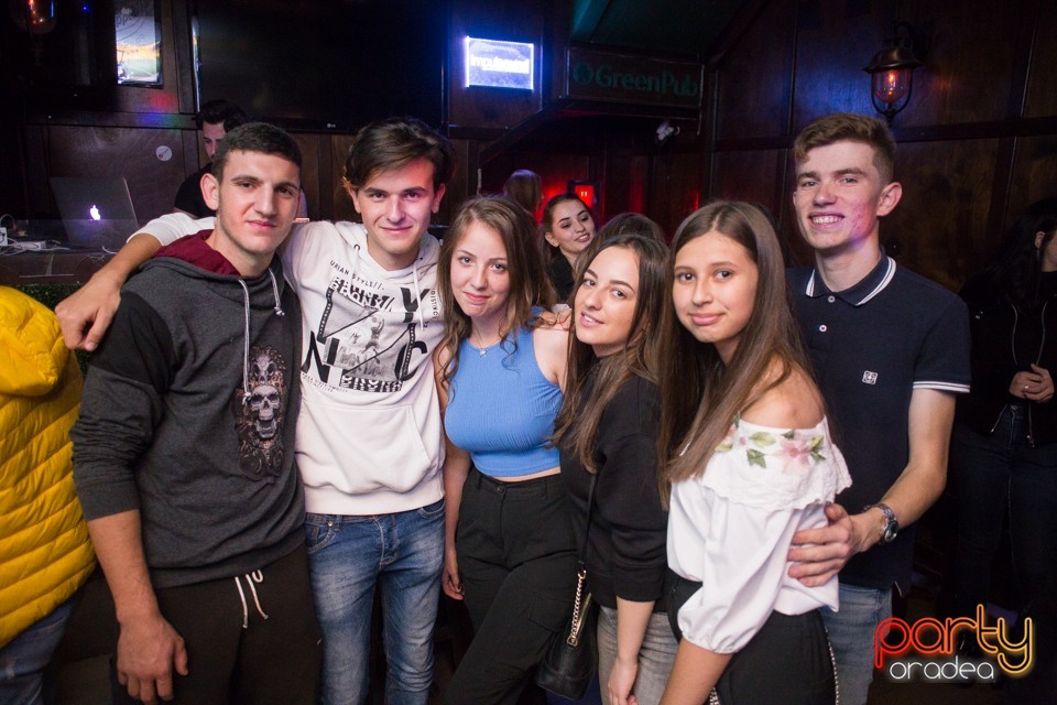 Students Party, Green Pub