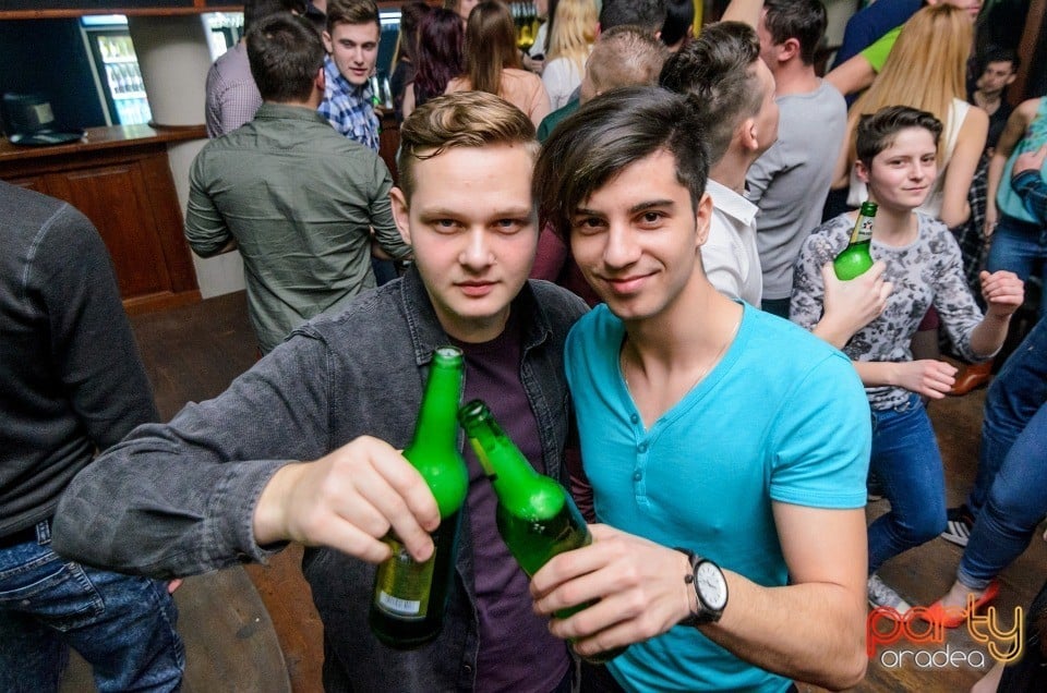 Students Party, Green Pub