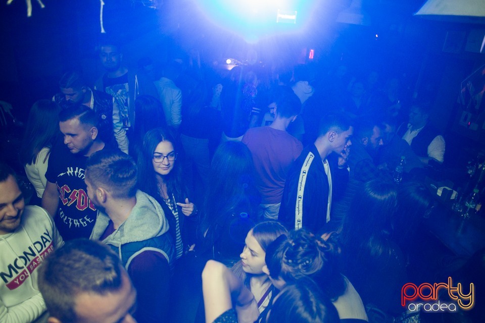 Students Party, Green Pub