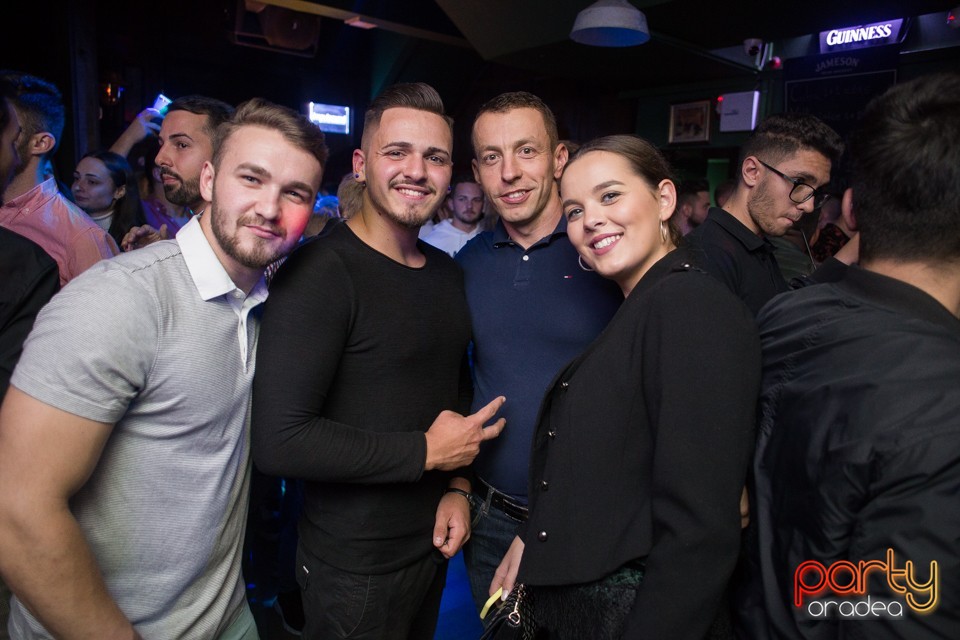 Students Party, Green Pub