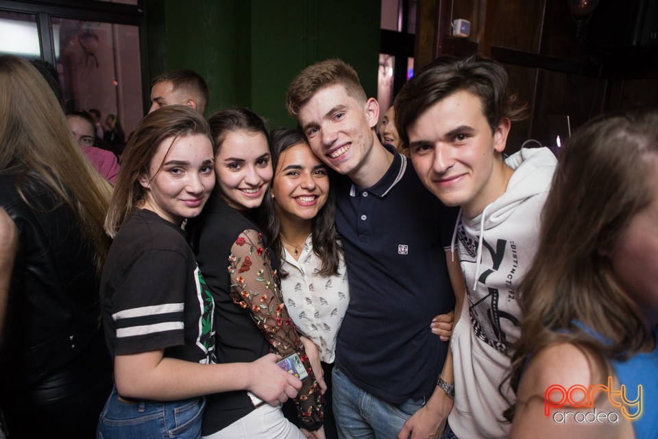 Students Party, Green Pub