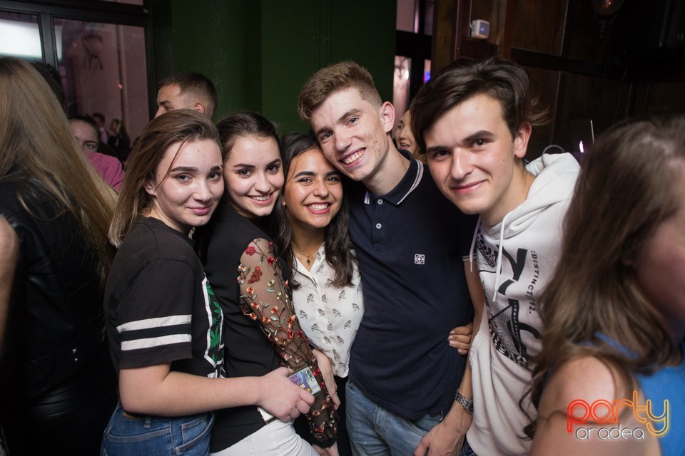 Students Party, Green Pub