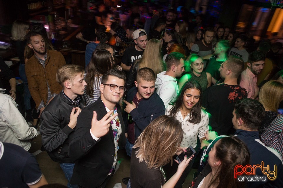 Students Party, Green Pub