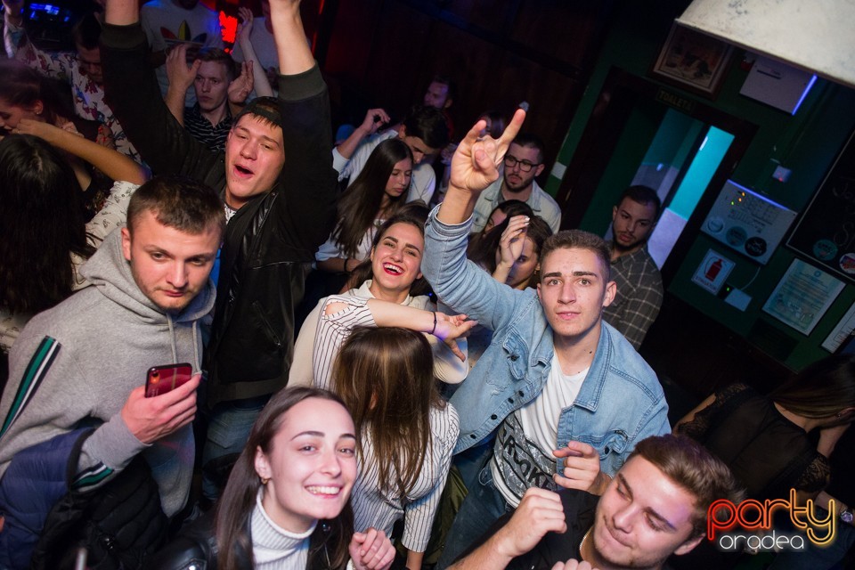 Students Party, Green Pub