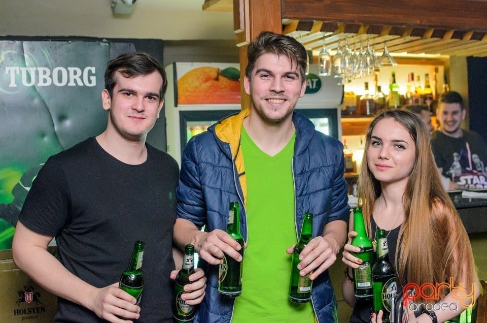 Students Party, Green Pub