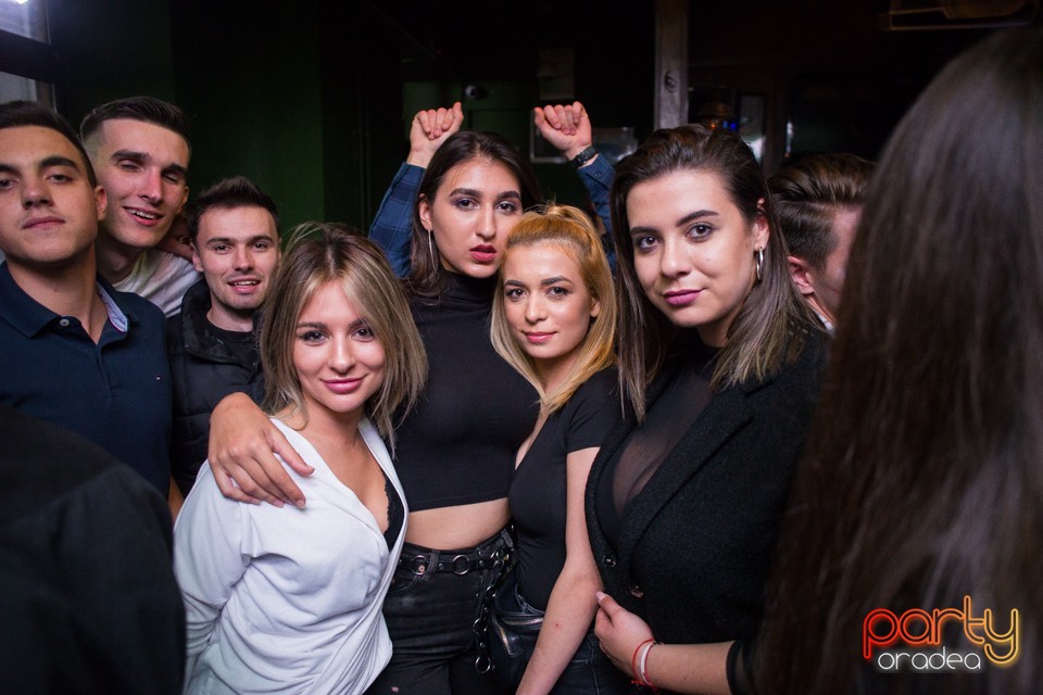 Students Party, Green Pub