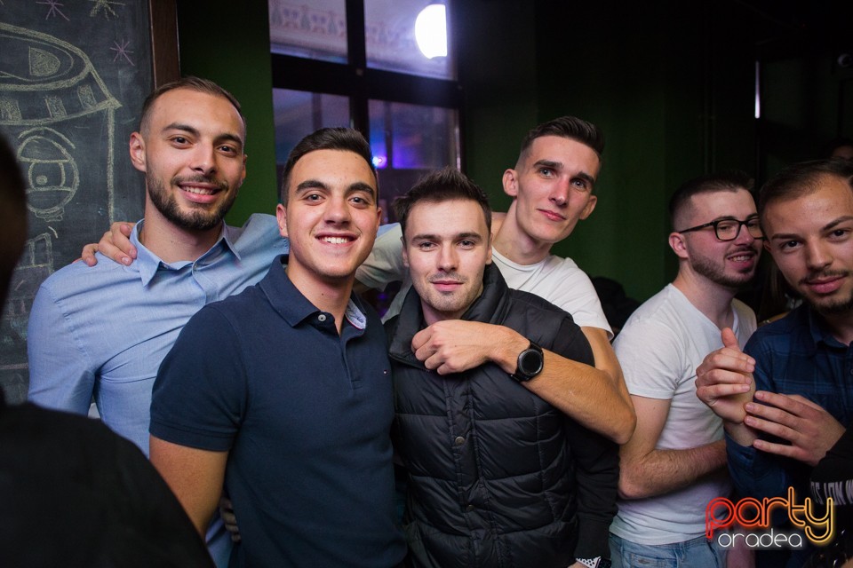 Students Party, Green Pub