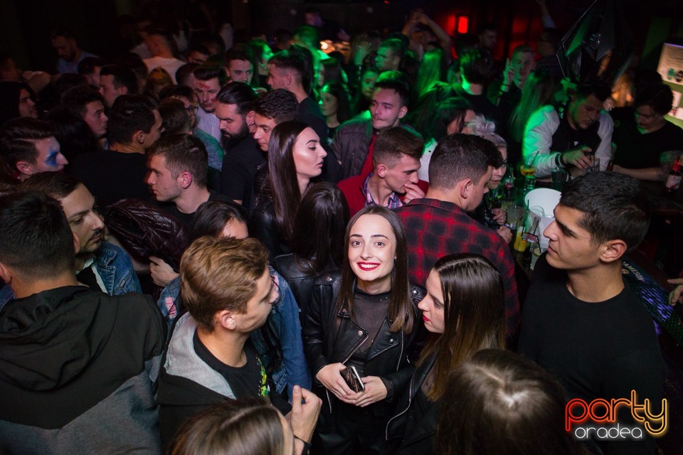 Students Party, Green Pub