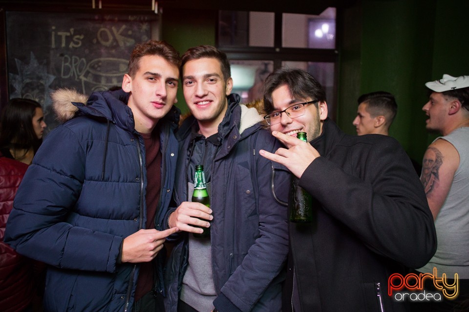 Students Party, Green Pub