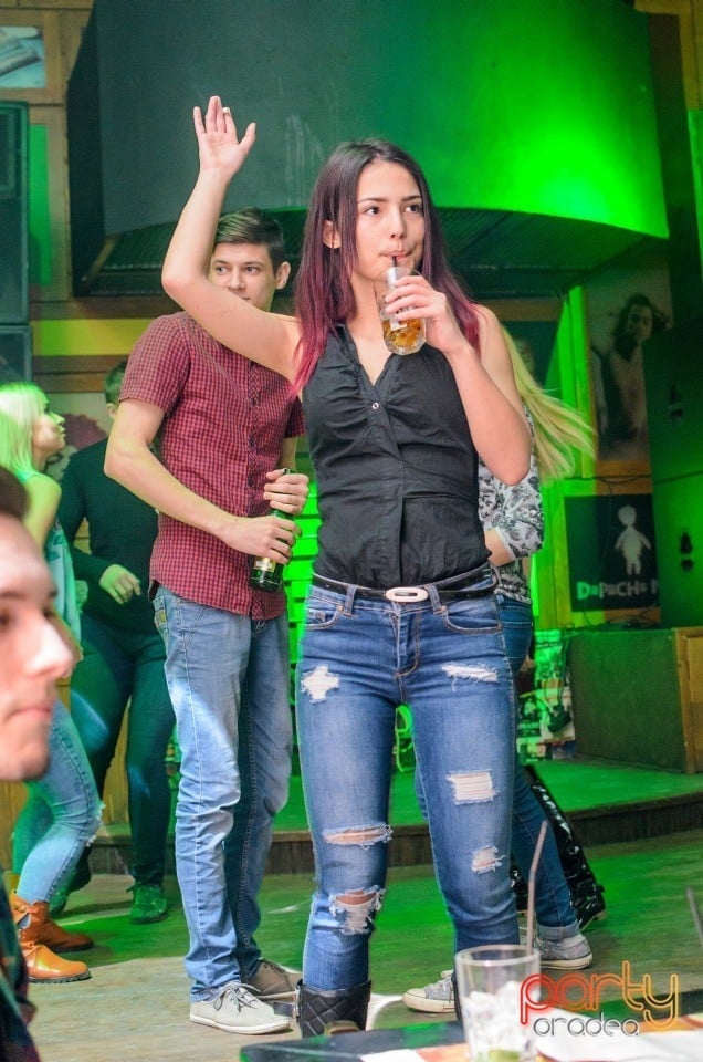 Students Party, Green Pub