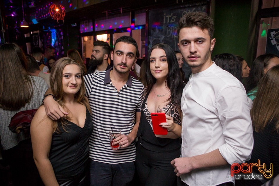 Students Party, Green Pub