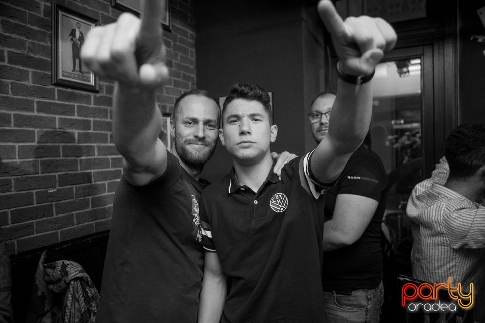 Students Party, Green Pub