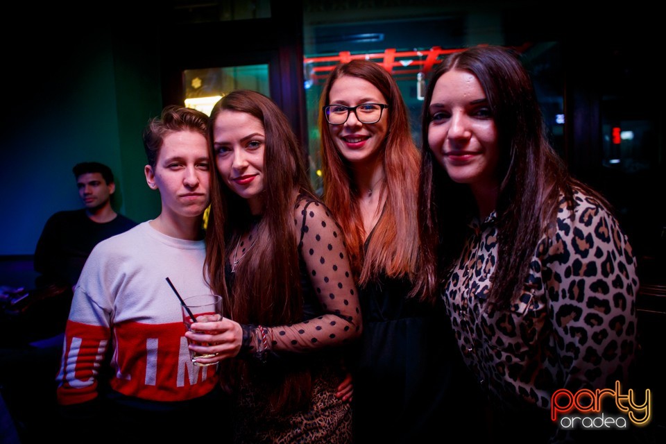 Students Party, Green Pub