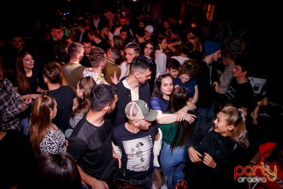 Students Party, Green Pub