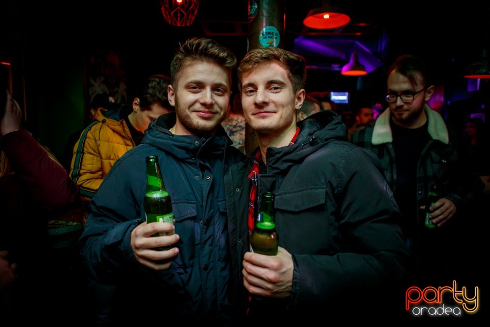 Students Party, Green Pub