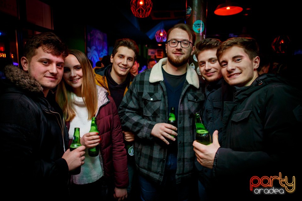 Students Party, Green Pub