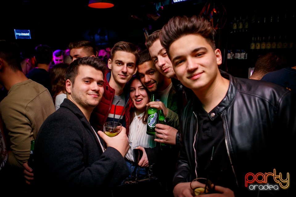 Students Party, Green Pub