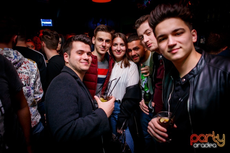 Students Party, Green Pub