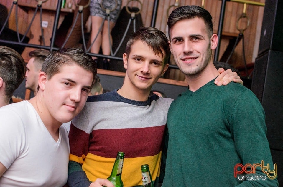 Students Party, Green Pub