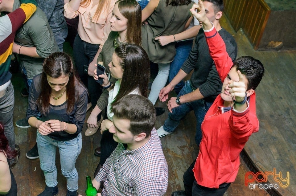 Students Party, Green Pub