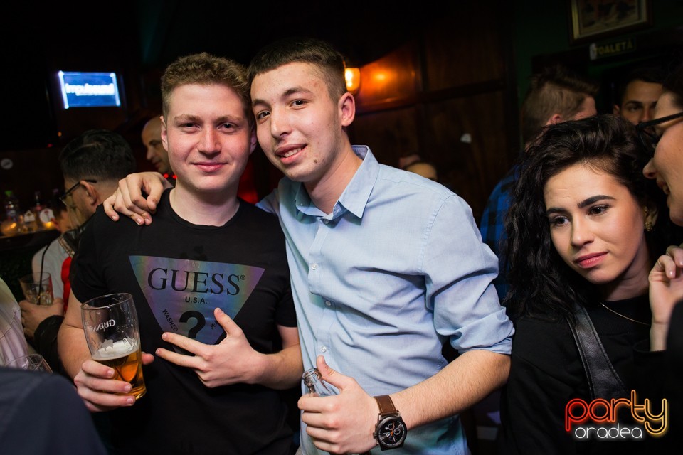 Students Party, Green Pub