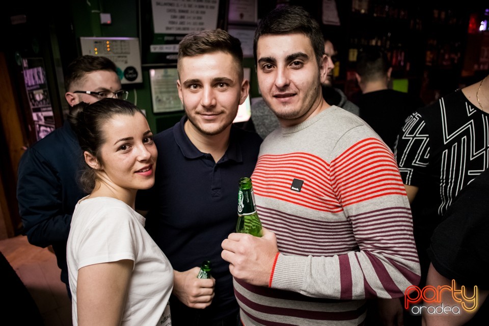 Students Party, Green Pub