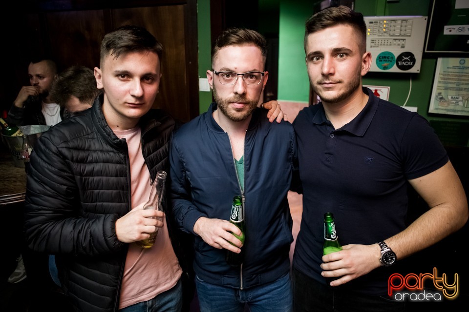 Students Party, Green Pub