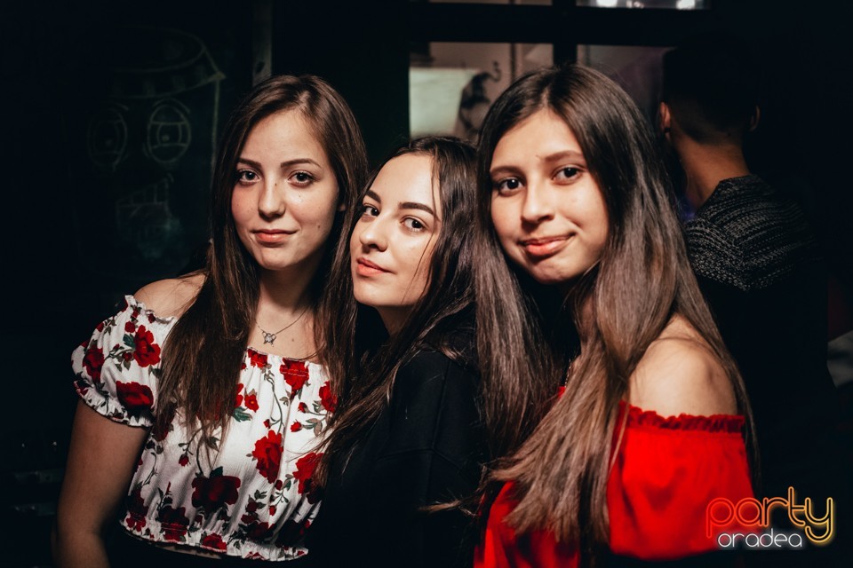 Students Party, Green Pub