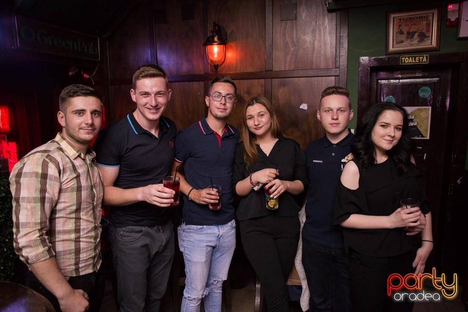 Students Party, Green Pub