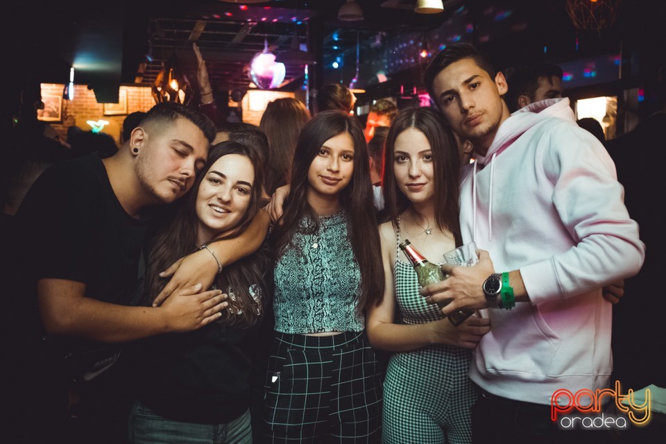 Students Party, Green Pub