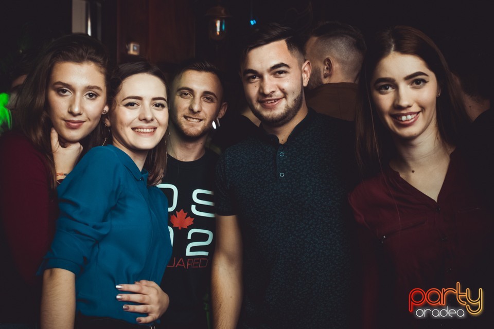 Students Party, Green Pub