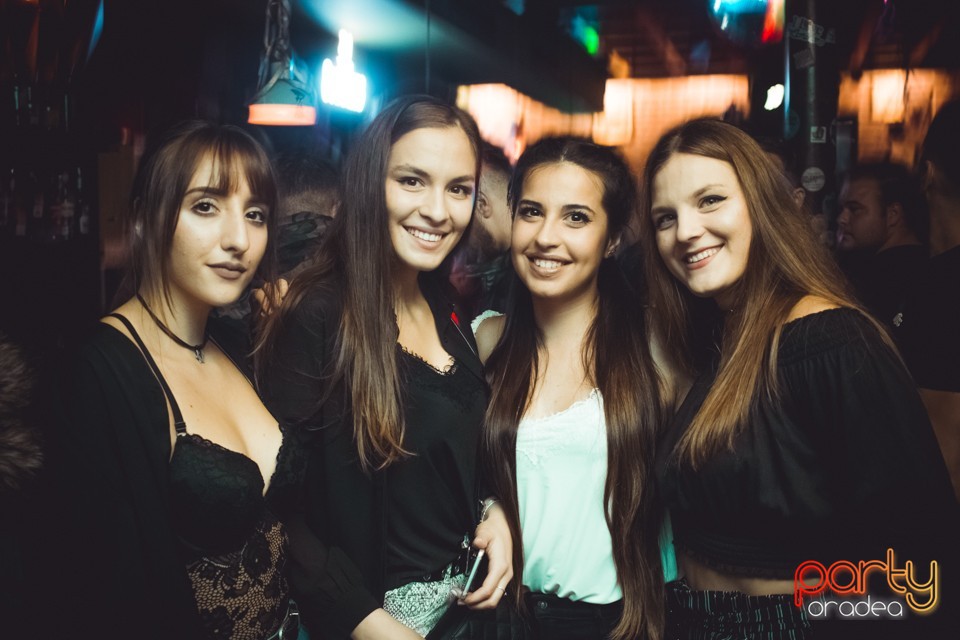 Students Party, Green Pub