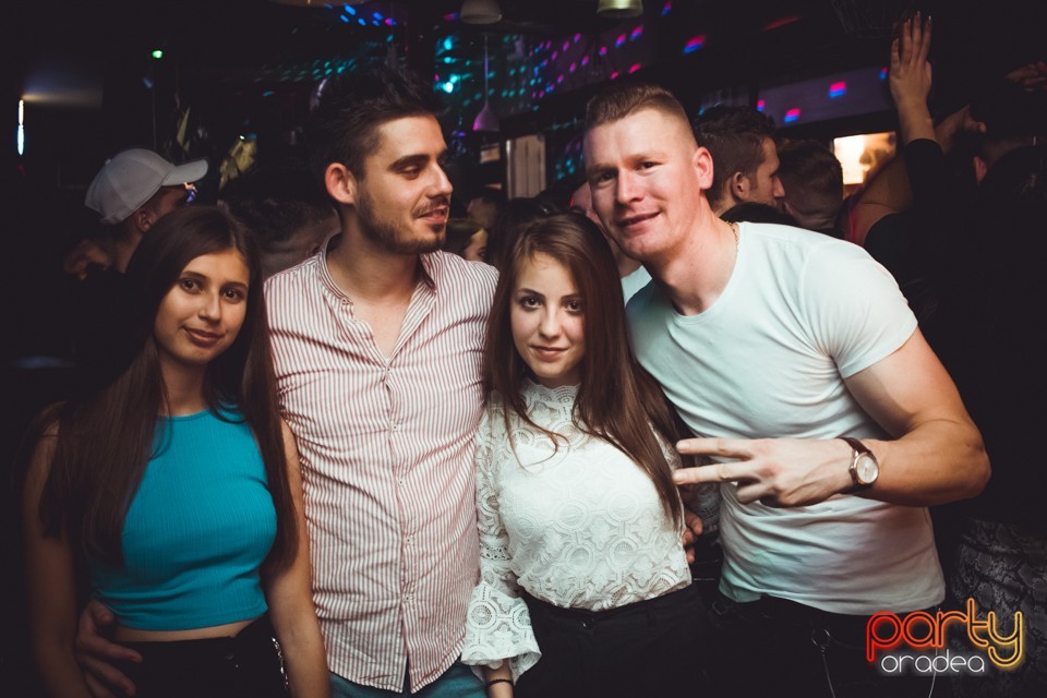 Students Party, Green Pub