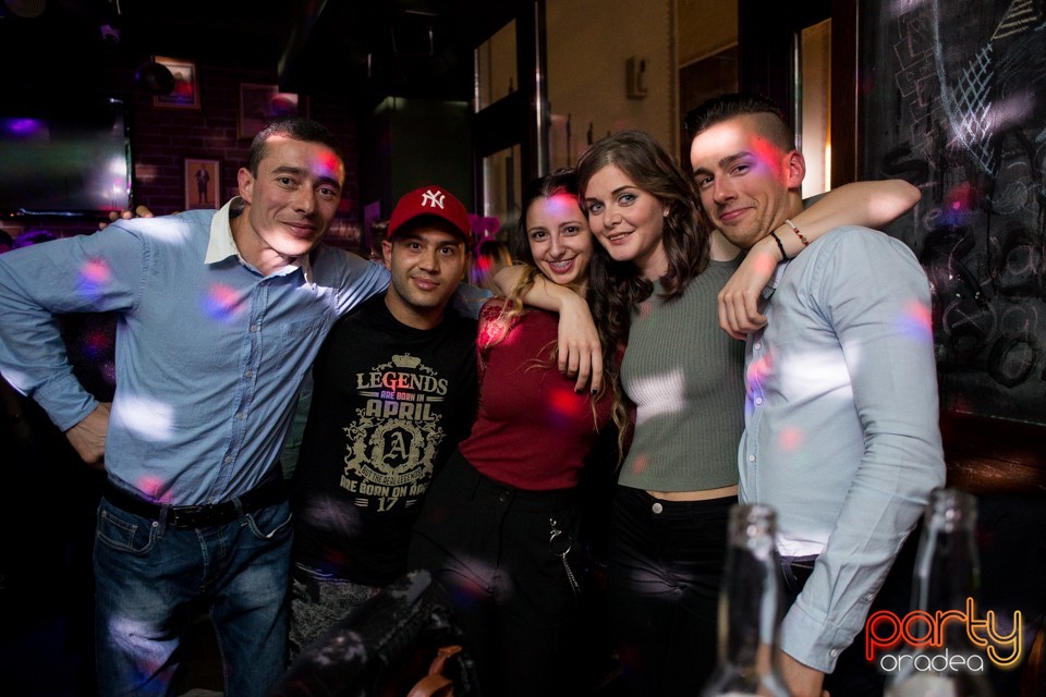 Students Party, Green Pub