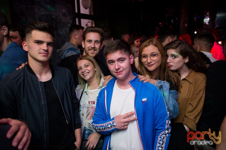 Students Party, Green Pub