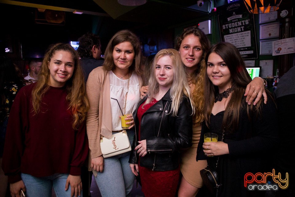 Students Party, Green Pub