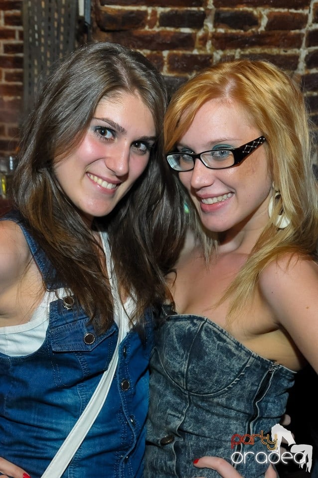 Studparty în Club Escape,