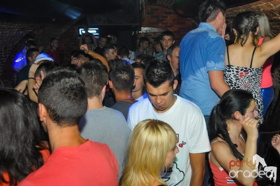 Studparty în Club Escape, 